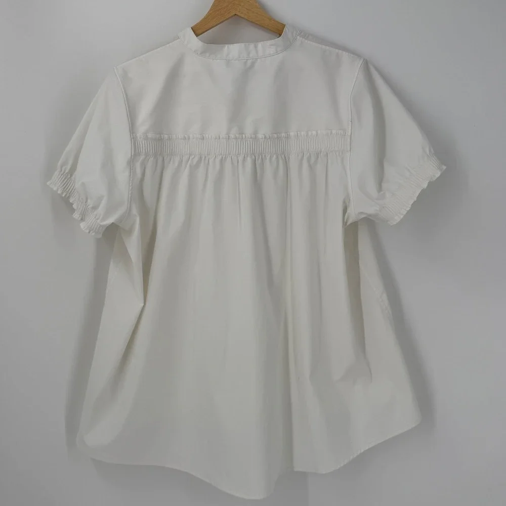 Athleta Levitate Poplin Tee Womens Medium White V-Neck Smocked Puff Sleeve Top